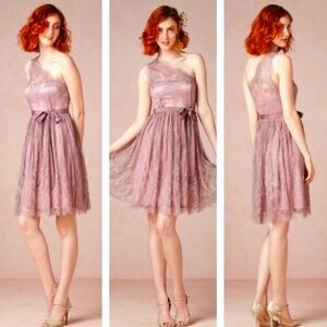 Anthropologie Va et Vien Ariel Lace On shoulder Dress